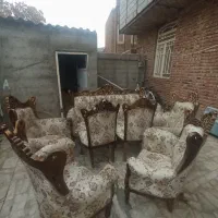 مبل سلطنتی چوب سالم پارچه نیاز به تعمیر