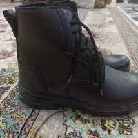 نیم بوت مشکی|کیف، کفش، کمربند|بیستون, |دیوار