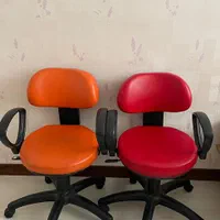 ۲ عدد صندلی تحریر باهم ۳ تومن