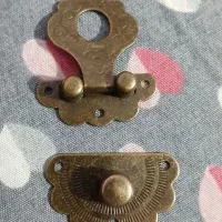 چفت در برنجی قدیمی  نگین عقیق سلیمانی قفل جعبه|کلکسیون اشیاء عتیقه|شیراز, لاله|دیوار