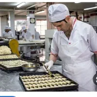 استخدام یک نفر کارگر ساده و یک نفر فروشنده