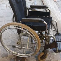 یک عدد ویلچر سالم ومرتب