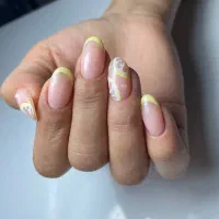 خدمات‌ زیبایی لاین ناخن مژه فشیال|خدمات آرایشگری و زیبایی|میبد, |دیوار