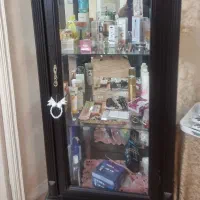 بوفه چوب وشیشه  در حد نو