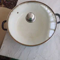 ماهیتابه بزرگ بدون خط وخش