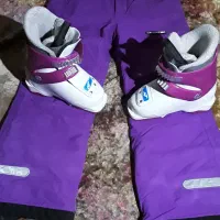 راکت تنیس و لباس و کفش اسکی سایز ۸ و ۹ سال