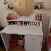 تخت و میز ارایشی|تخت و سرویس خواب|قم, زنبیل آباد|دیوار