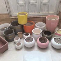 تعدادی گلدان سرامیکی و پلاستیکی زیر قیمت