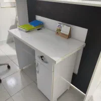 میز و صندلی در حد نو|مبلمان اداری|مهاباد (آذربایجان غربی), |دیوار