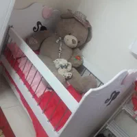تخت و کمد نوزاد همراه با تشک