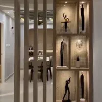 آینه|آینه|ری, سیزده آبان|دیوار