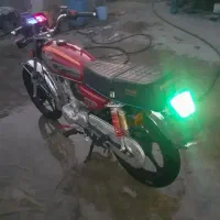 دیوار فروش یک دستگاه متور سیکلت ۲۰۰