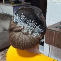 آرایش صورت ،شینیون ،رنگ و لایت و ..