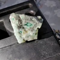 سنگ طلا کم سوت پایین میدم