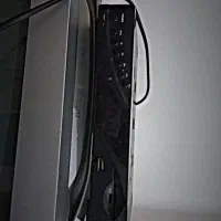 تلویزیون 21 اینچ به همراه دیجیتال و میز چوبی|تلویزیون و پروژکتور|زاهدان, |دیوار