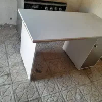 میز مغازه یا اداره یا رایانه