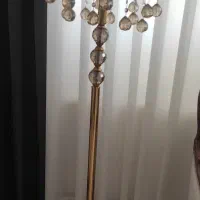 آباژور ایستاده