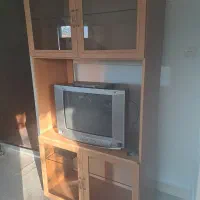 میز تلویزیون و تلویزیون