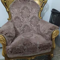 مبل مخمل سلطنتی دوتا تک نفره سالم معاوضه هم دارم