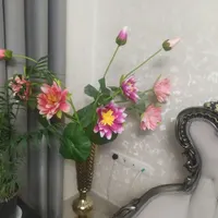 پرده زبرا گلدان بهمراه سه شاخه گل|گل مصنوعی|کرج, منظریه|دیوار