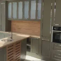 سازنده انواع کابینت و کمد و دکوراسیون منزل و مغازه