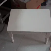 میز تحریر تمیز سالم