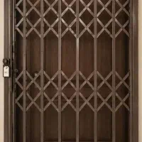 نصب انواع درب های آکاردئونی و حِفاظ شاخ گوزنی