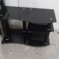 تلوزیون و میز
