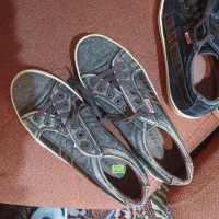 تعدادی کفش اسپورت درحدنواصلاپوشیده نشده'|کیف، کفش، کمربند|پردیس, فاز ۳|دیوار