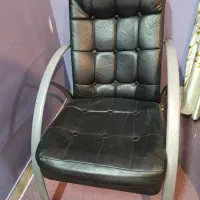 سه عدد صندلی