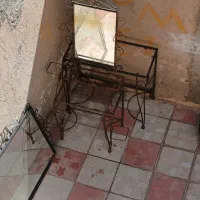دو عدد اینه|آینه|قروه, |دیوار