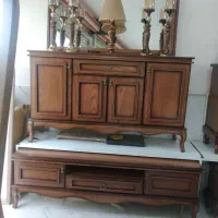 آیینه و کنسول،، میز تلویزیون