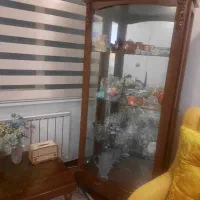 یک عدد بوفه کاملا نو و تمیز
