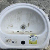 روشویی در حد نو هنوز برچسپ ها کنده نشده