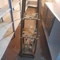 بار چوبی ایستاده جنس خوب و محکم|بوفه، ویترین، کنسول|تهران, شهرک غزالی|دیوار