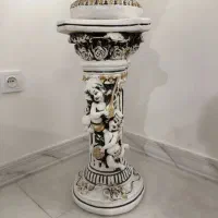 گلدان با پایه کاملا نو|گل مصنوعی|پاکدشت, شهرک انقلاب|دیوار