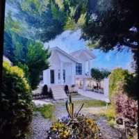 خانه بزرگ در ازناو.اجاره به خانم