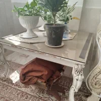 میز بزرگ جلو مبلی