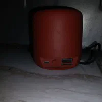 یک عدد اسپیکر کوچک