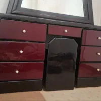 میز آرایش با آینه