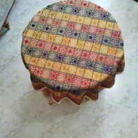 میز گرد با روکش سنتی