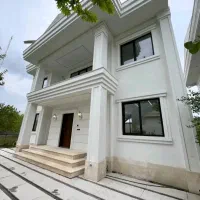 ویلا نماسفیدنئوکلاسیک دوبلکس/شهرکی/آرام وامن