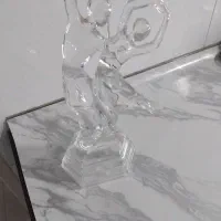 مجسمه کریستال