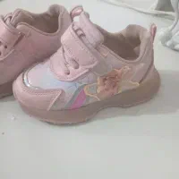 دوجفت کفش دخترانه در دوسایز متفاوت. سالم هستن.