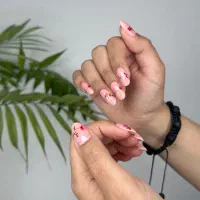 خدمات کاشت ناخن با طراحی رایگان|خدمات آرایشگری و زیبایی|شیراز, قصرالدشت|دیوار
