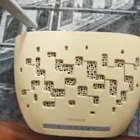 دو عدد مودم و یک عدد سویچ 8پورت