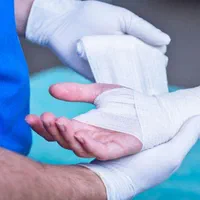 شکسته بندی و درمان دیسک کمر و گچ گیری ‌