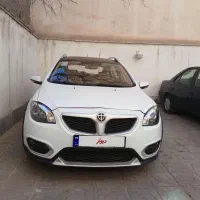 برلیانس ۳۲۰ کراس متور بزرگ