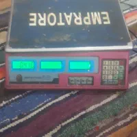 یک ترازو استوک شارژی