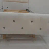 تخت و کمد